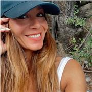 Laureata in storia dell’arte e lingua e letteratura italiana. Attualmente insegnante di storia, geografia, italiano e let. Latina